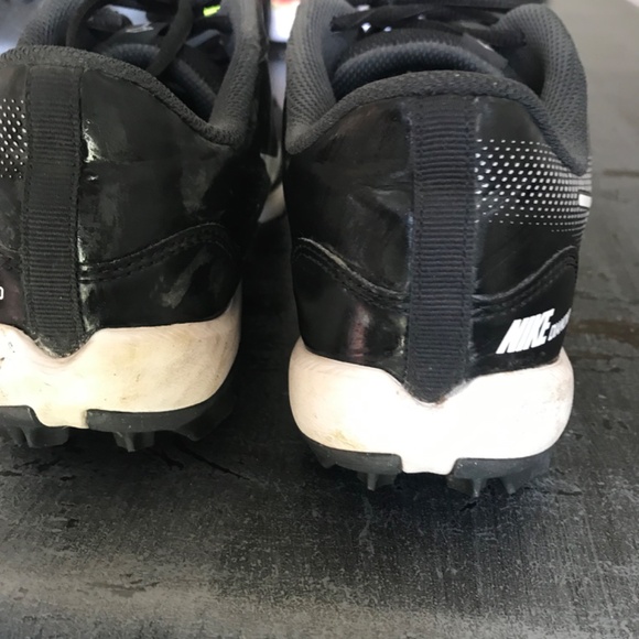 Youth baseball cleats size 6 - Picture 2 of 3